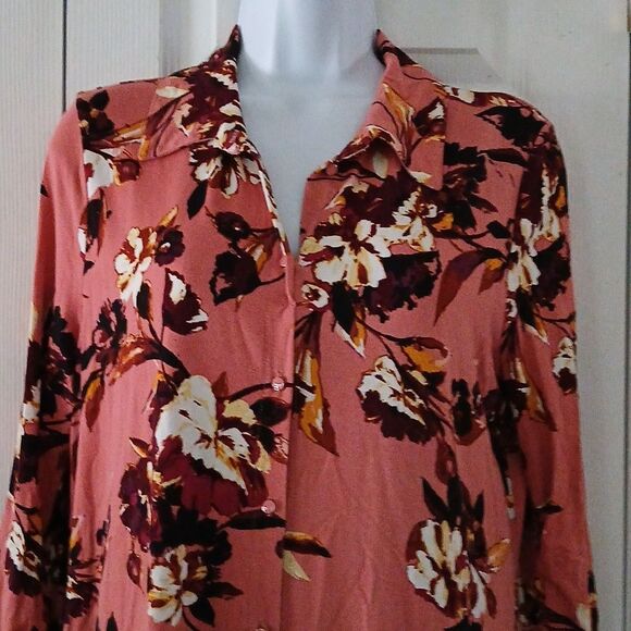 New Directions floral print button down hi low tunic blouse  Sz M NWOT - Picture 3 of 7